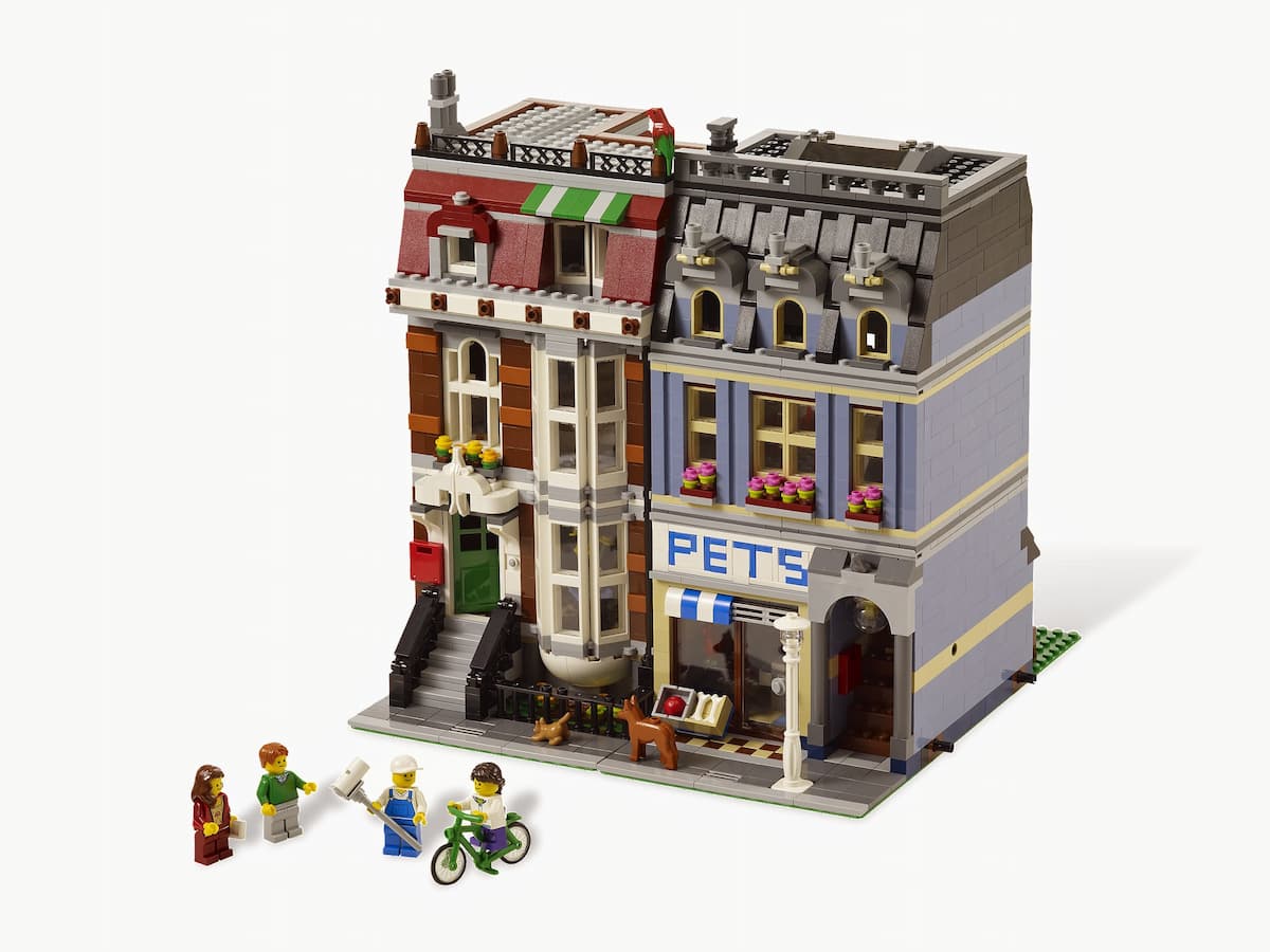 Pet Shop LEGO set (#10218-1, 2011)