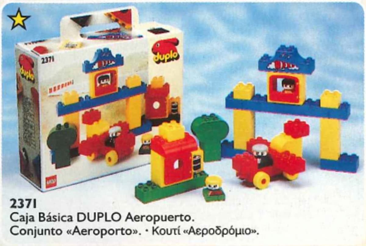 Flying School LEGO set (#2371-1)