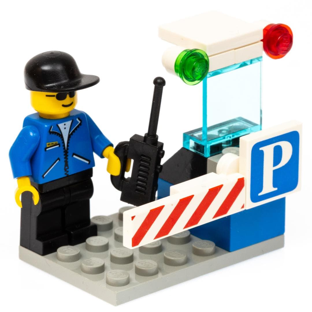 Parking Gate Attendant LEGO set (#2881-1, 1997)