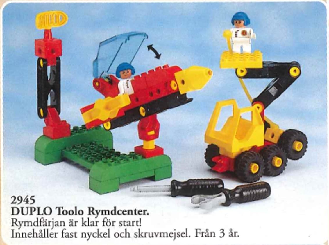 Space Center LEGO set (#2945-1)