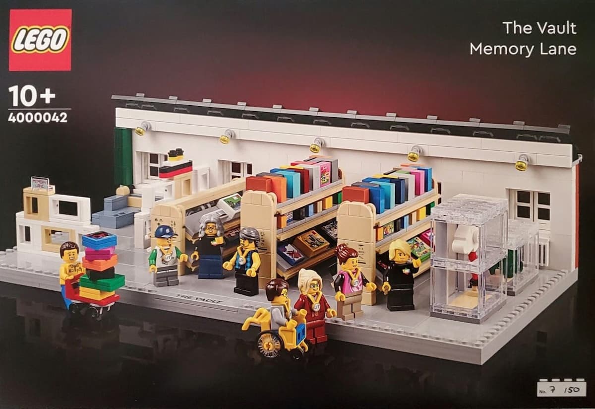 The Vault Memory Lane LEGO set (#4000042-1)