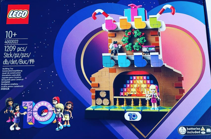 10 Years Of Friendship LEGO set (#4002022-1)