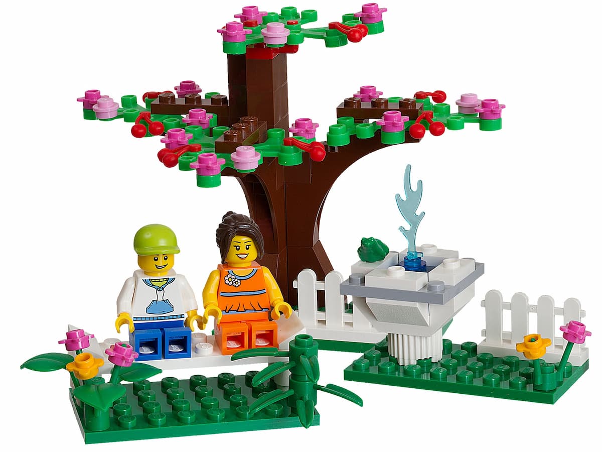 Springtime Scene LEGO set (#40052-1)