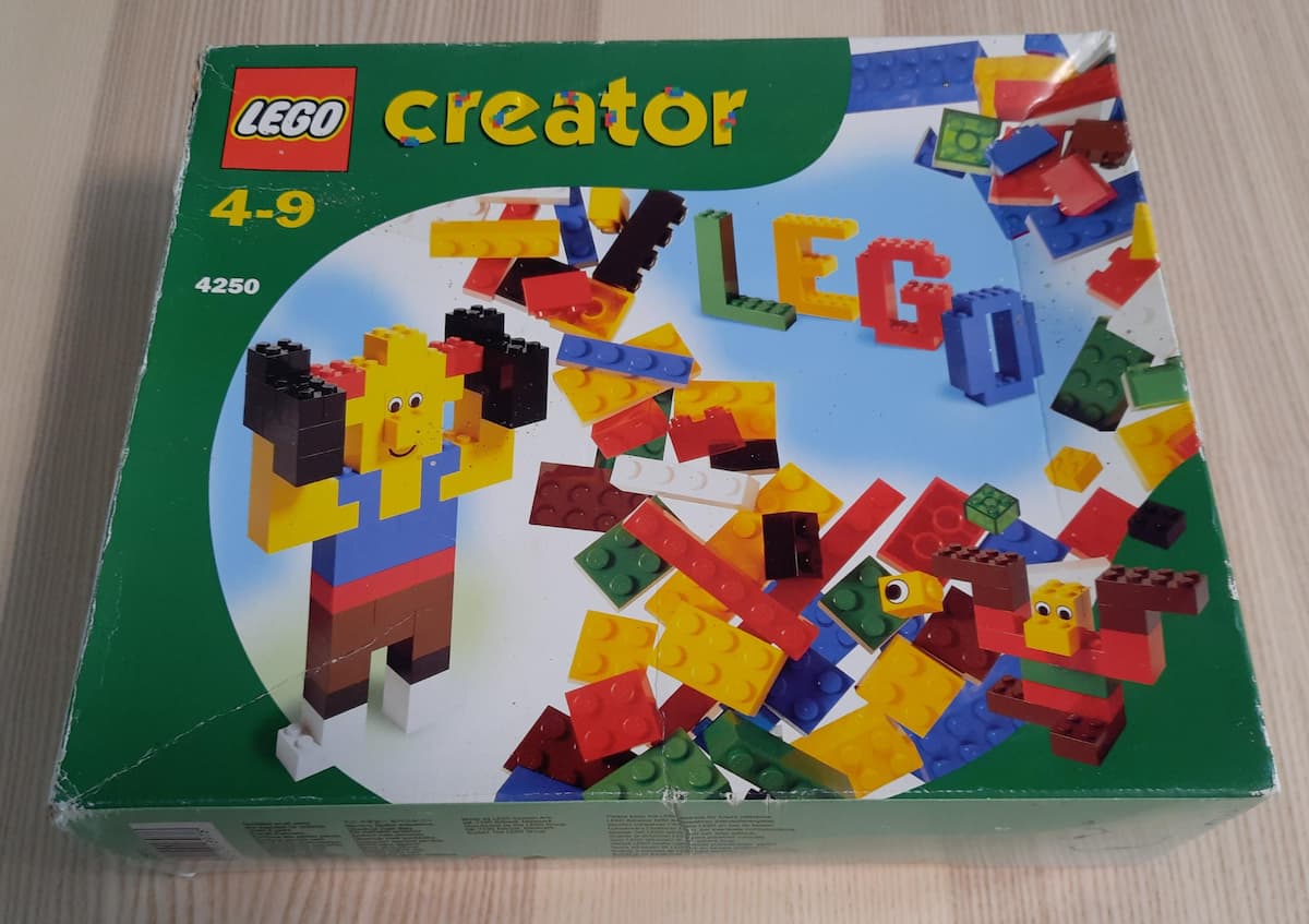 Medium Creator Box LEGO set (#4250-1)