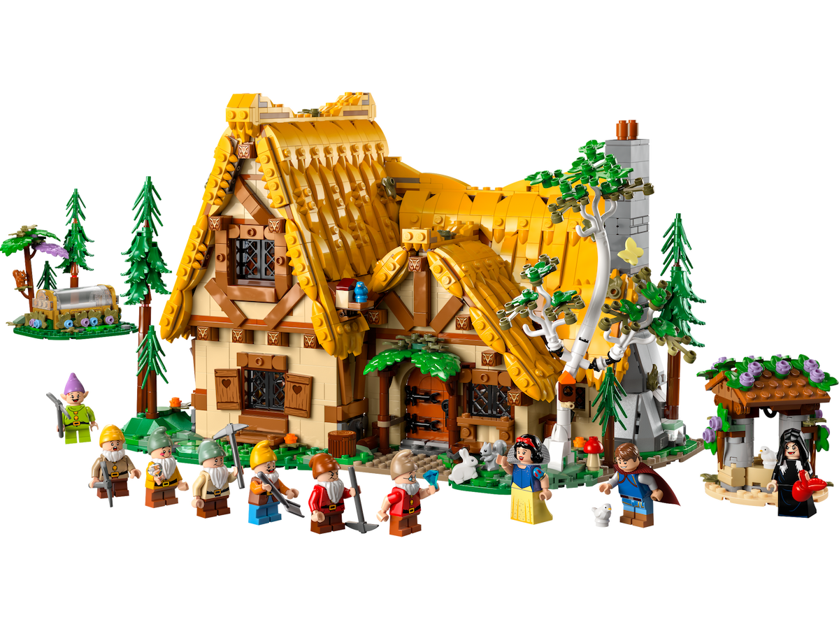 Snow White and the Seven Dwarfs' Cottage LEGO set (#43242-1)