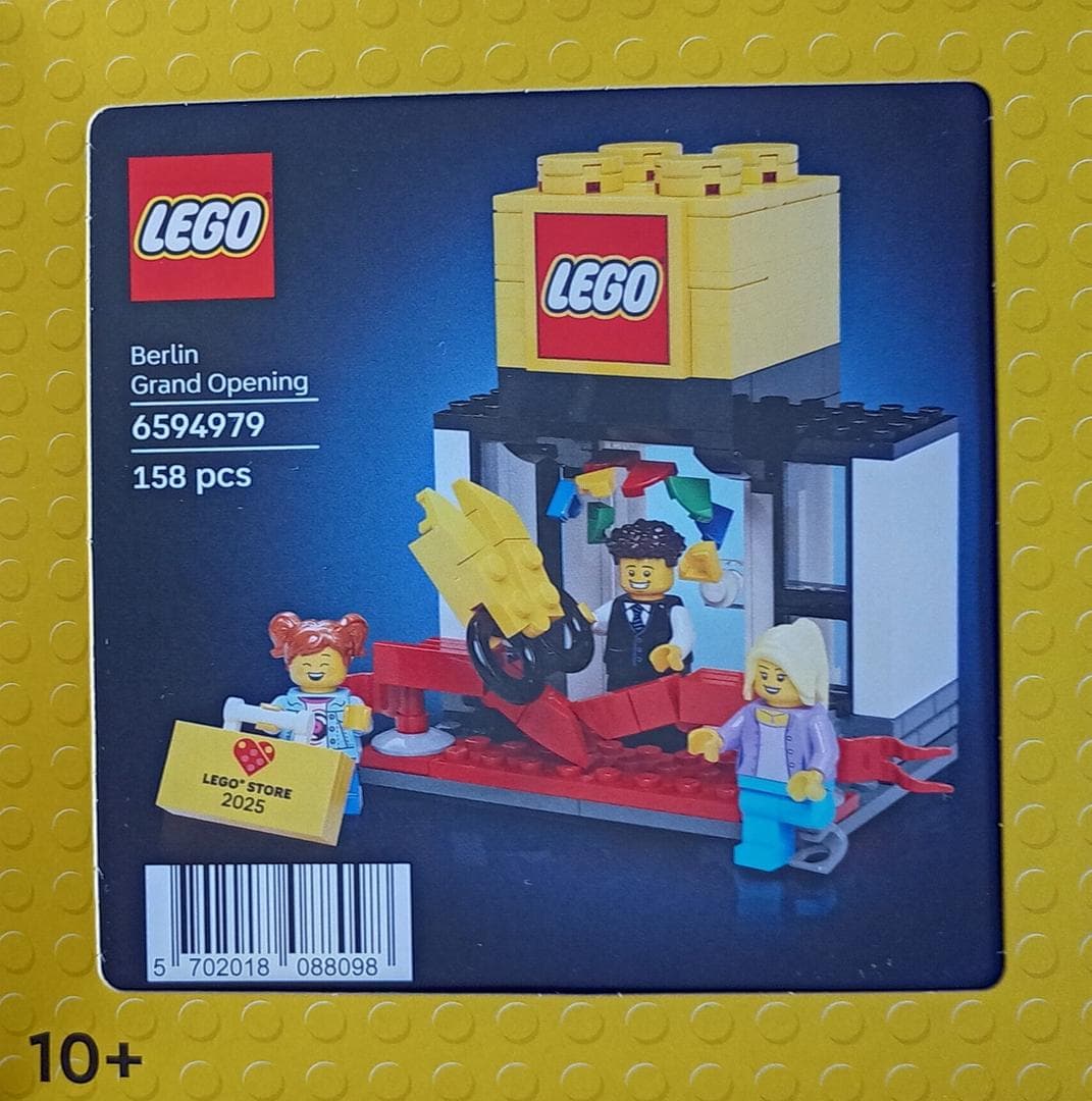 Berlin Grand Opening LEGO set (#5009508-1)