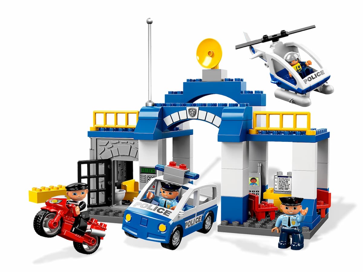 Police Station LEGO set (#5681-1, 2011)