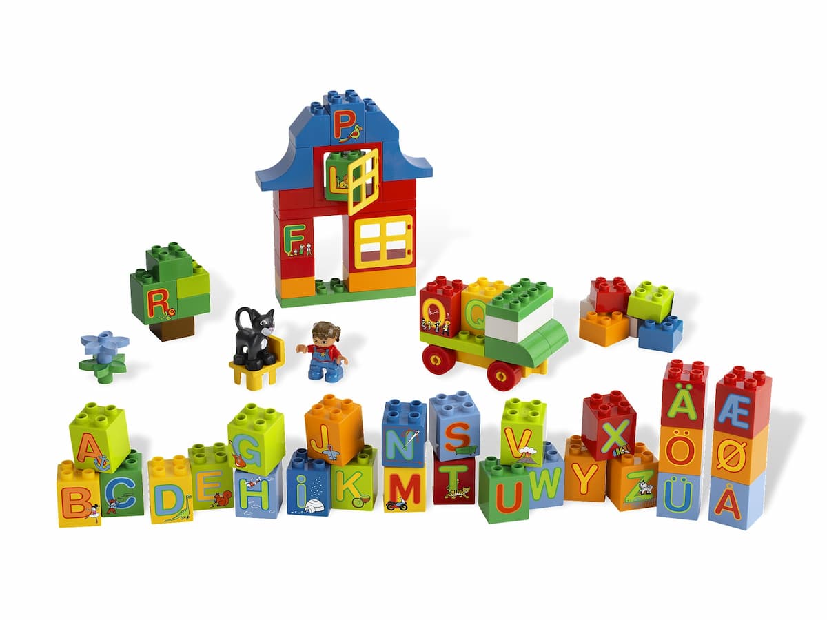Play with Letters LEGO set (#6051-1, 2011)
