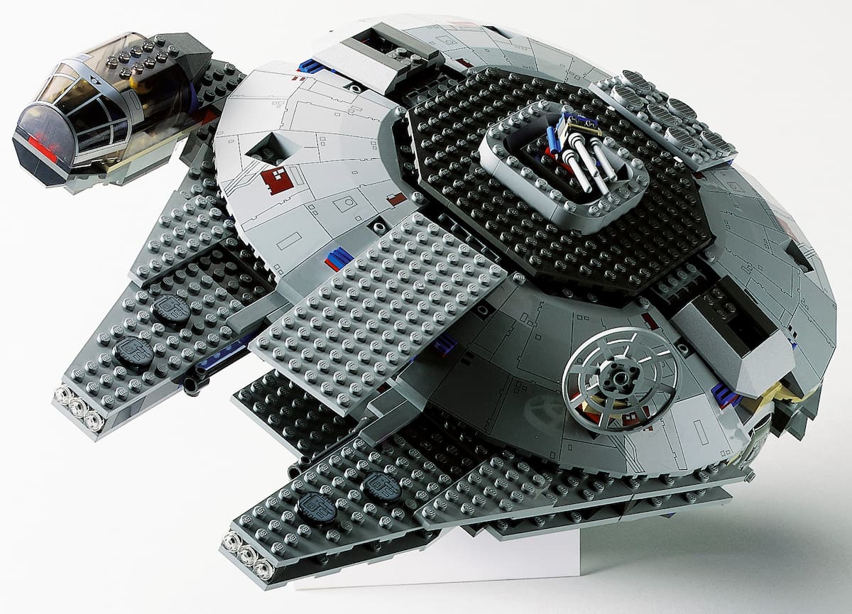 Millennium Falcon LEGO set (#7190-1, 2000)