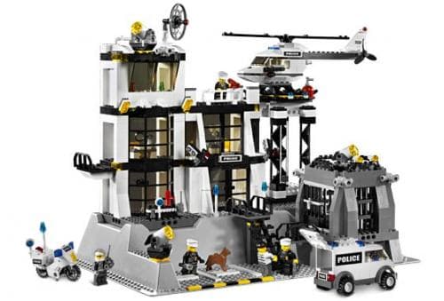 Police Station [Lighted Figure] LEGO set (#7237-1)