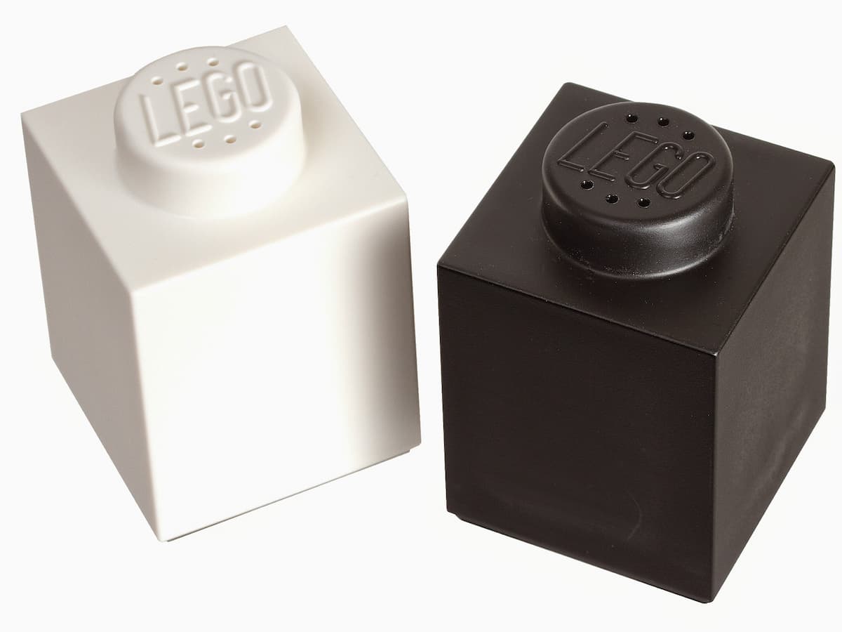 Salt and Pepper Set LEGO Houseware set (#850705-1, 2013)