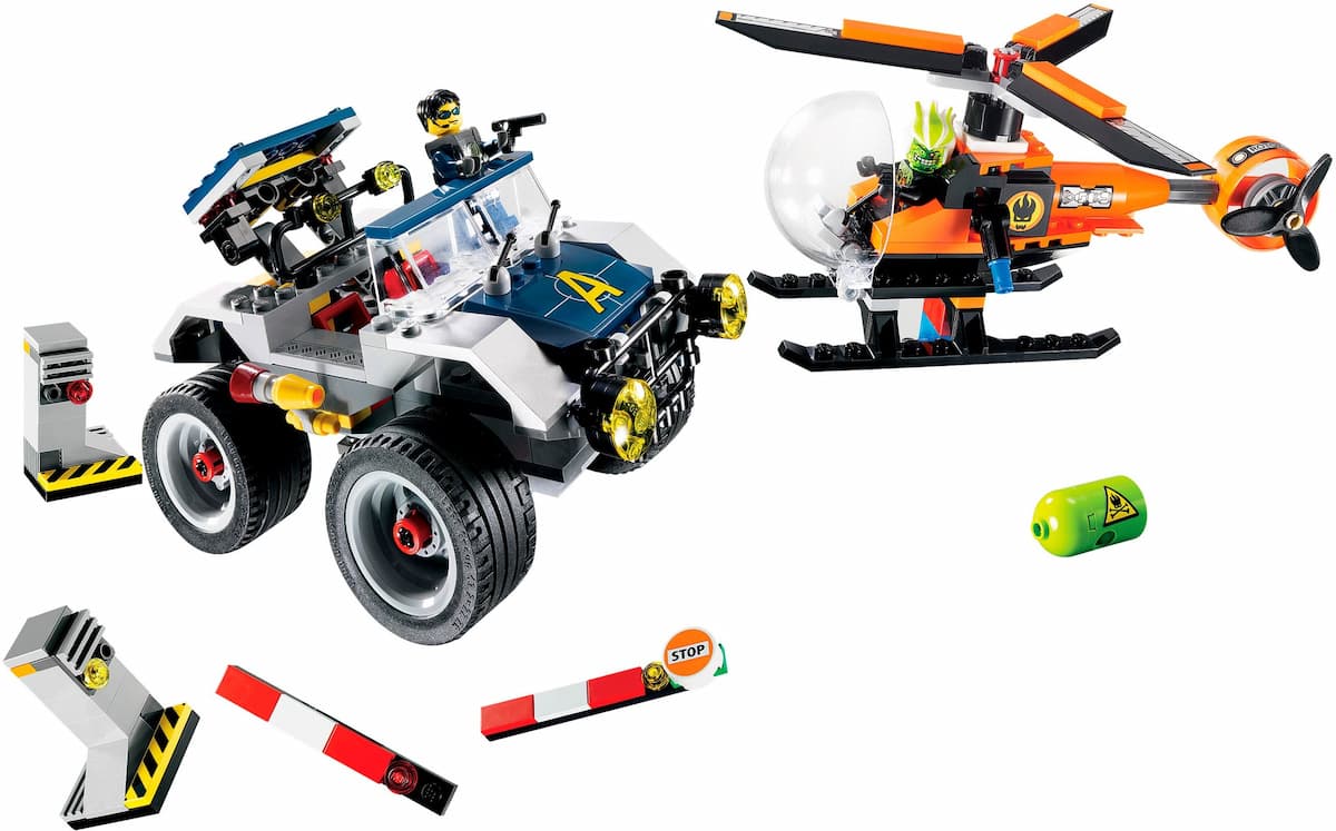 4-Wheeling Pursuit LEGO set (#8969-1)