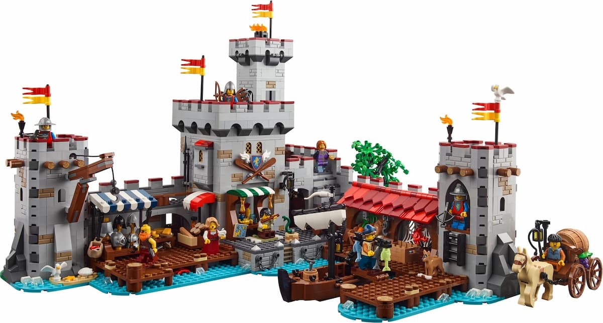 Medieval Seaside Market LEGO set (#910047-1)