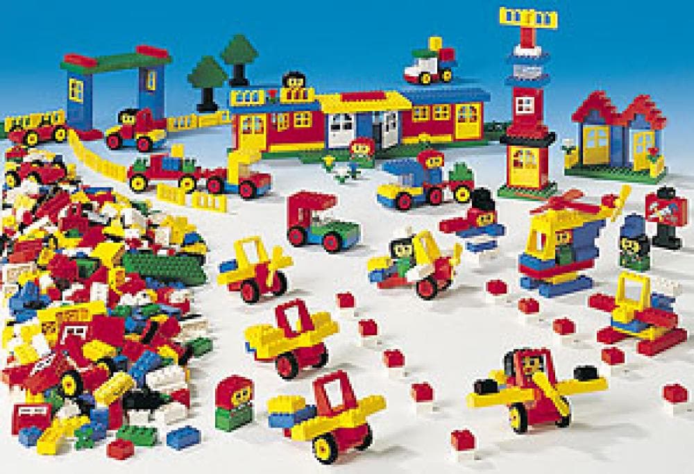 BASIC Airport LEGO set (#9249-1)