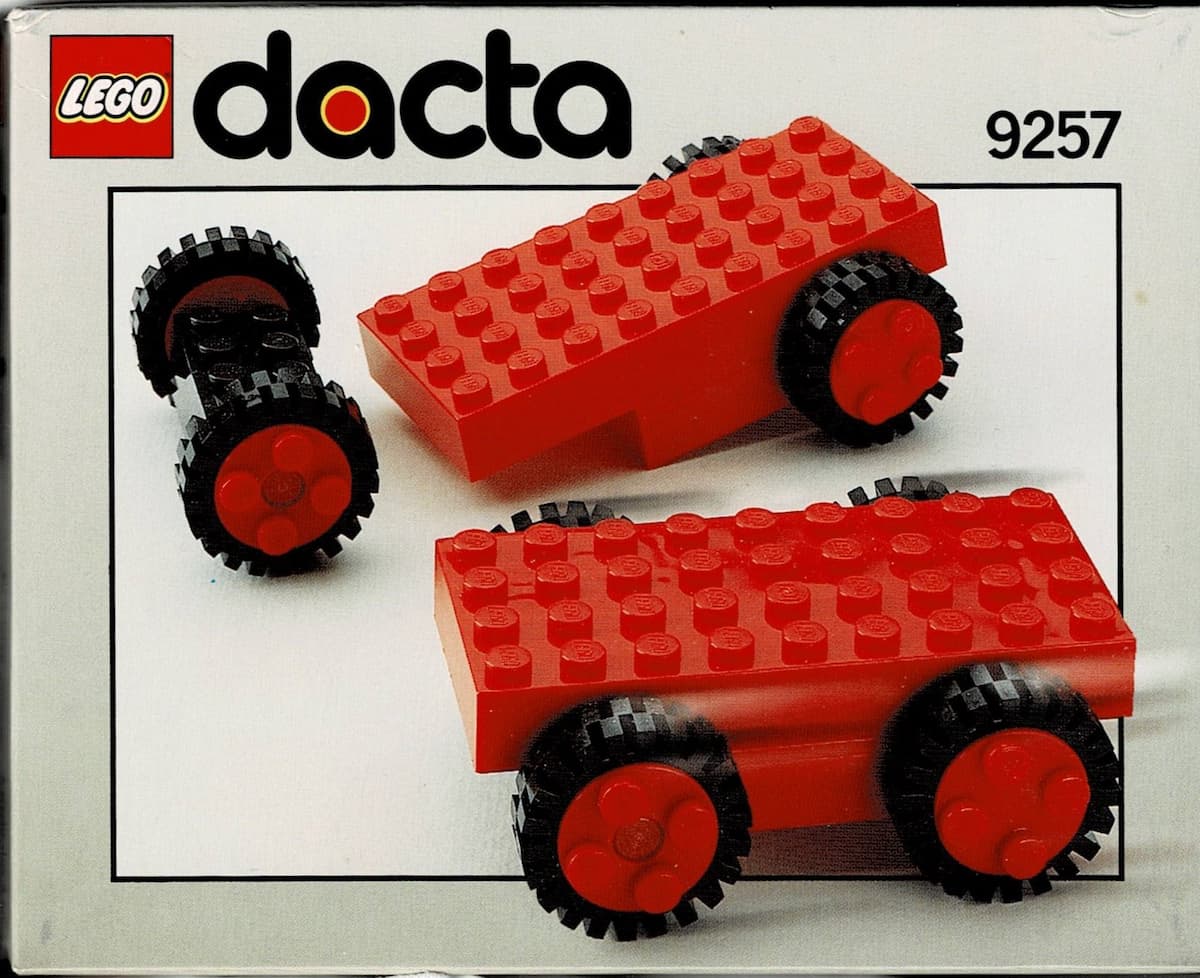 Pullback Motor LEGO set (#9257-1)