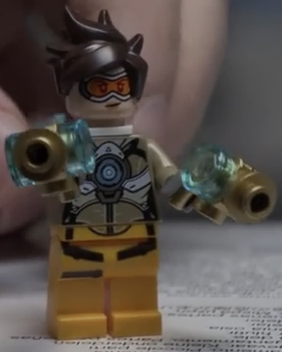 Tracer (Golden Guns Version) LEGO set (#OWIK-2)